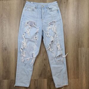 American Eagle Distressed Hi-Rise Mom Jeans size 6